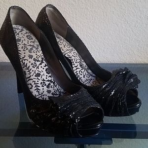 Moda Spana Snakeskin Print Peep Toe Heels